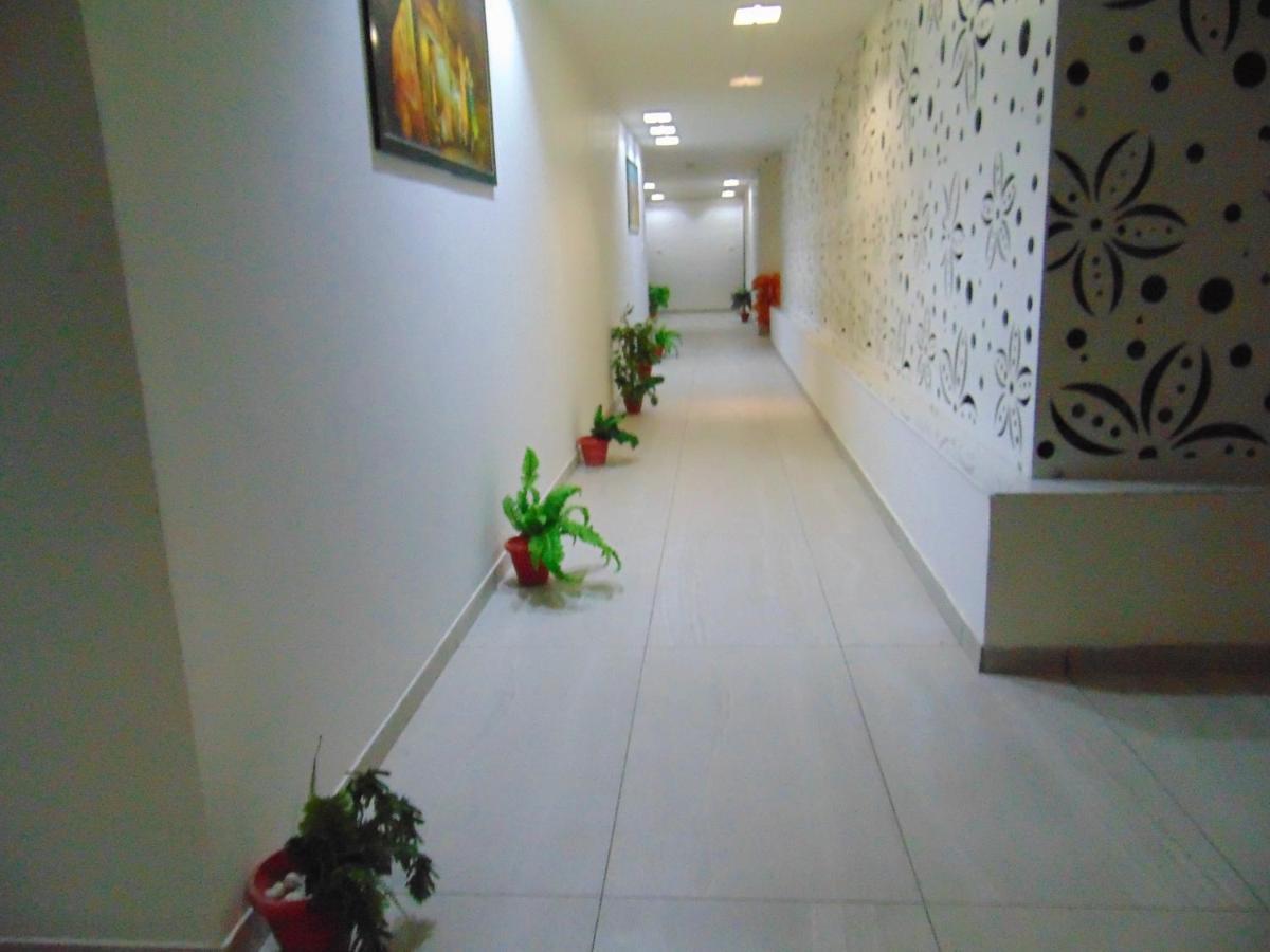 The Grand Vardhman Hotel Morbi Buitenkant foto
