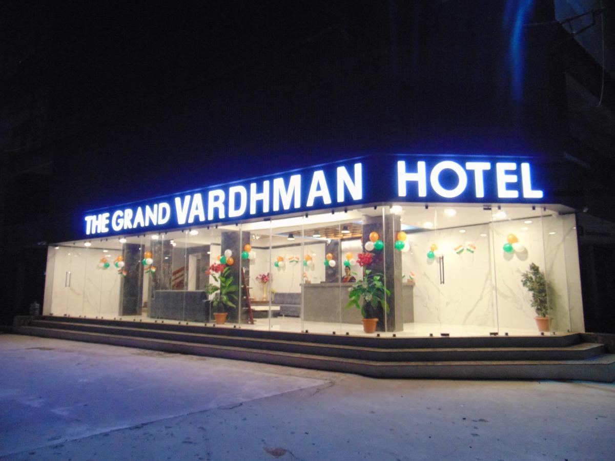 The Grand Vardhman Hotel Morbi Buitenkant foto