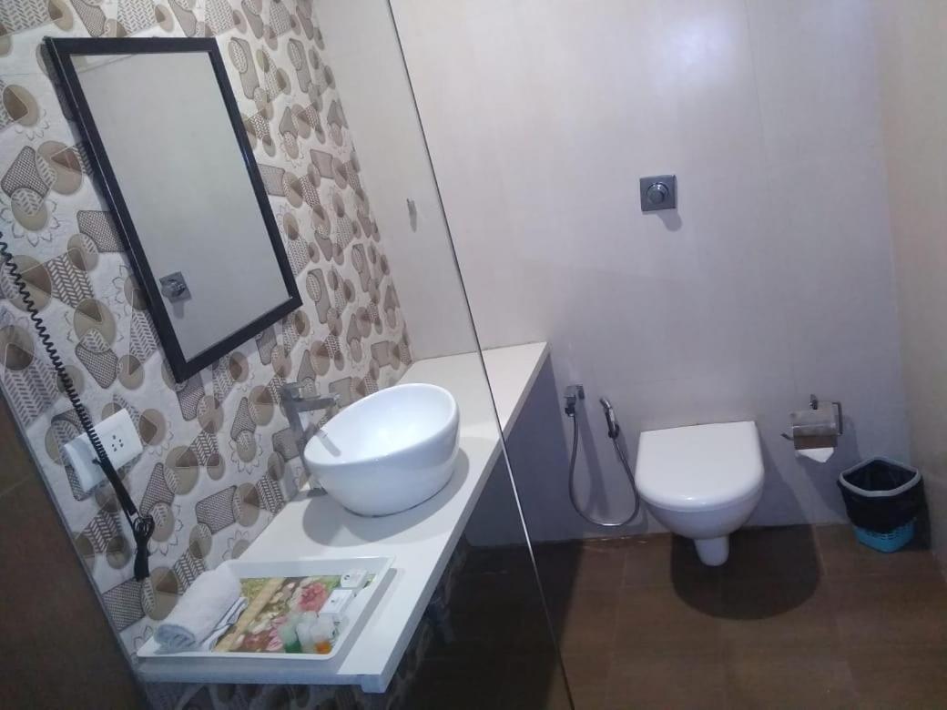 The Grand Vardhman Hotel Morbi Buitenkant foto