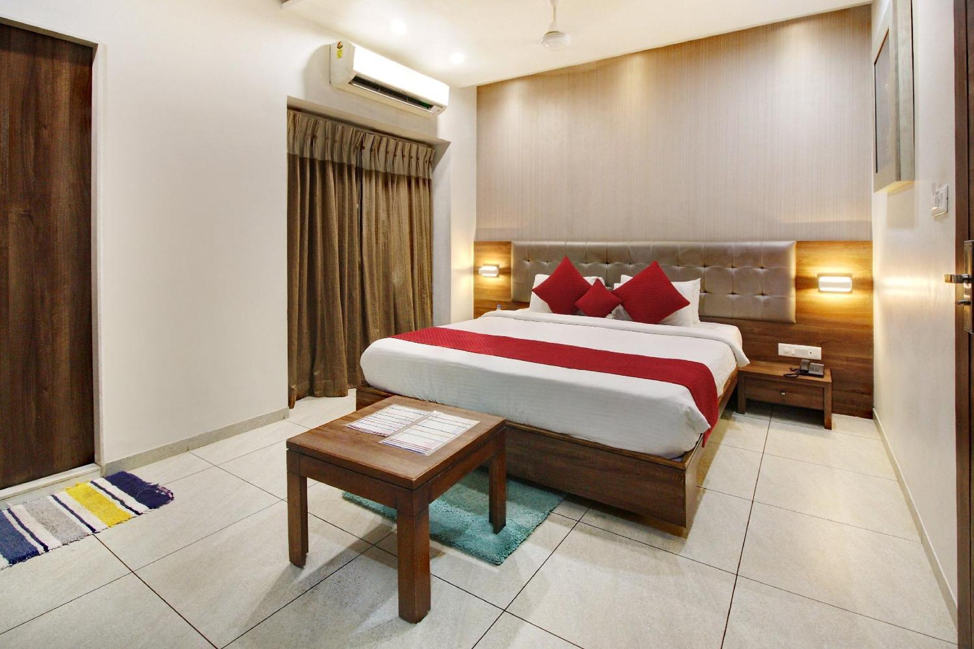The Grand Vardhman Hotel Morbi Buitenkant foto