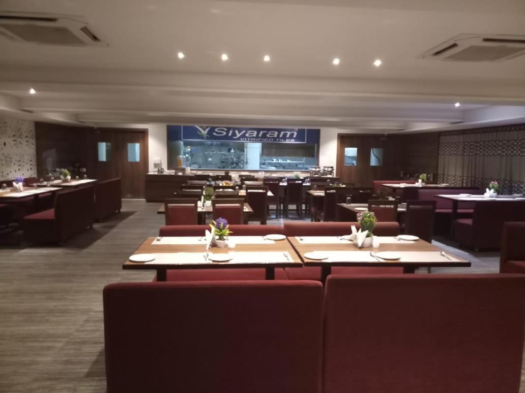 The Grand Vardhman Hotel Morbi Buitenkant foto